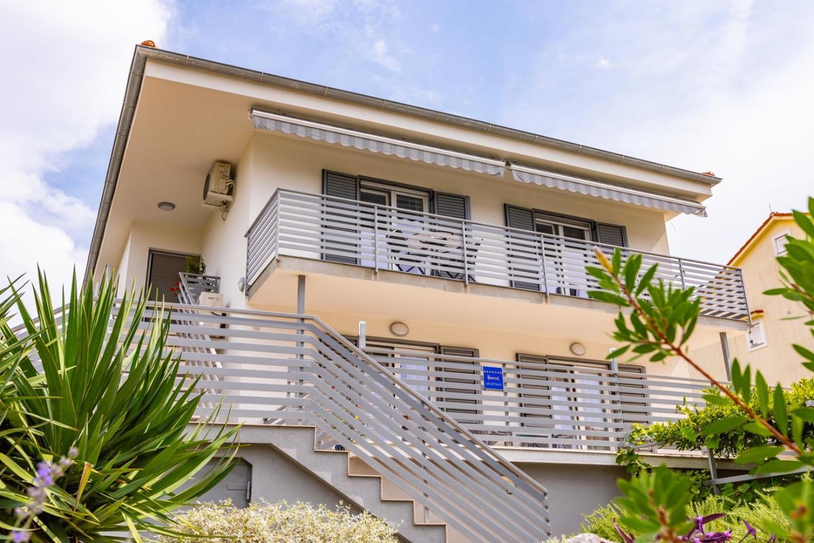 Apartments Pivas Malinska Exterior foto